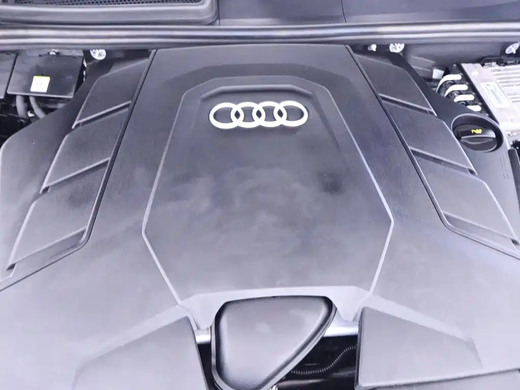Audi Q7 2025 2025 55 TFSI quattro S line Sport