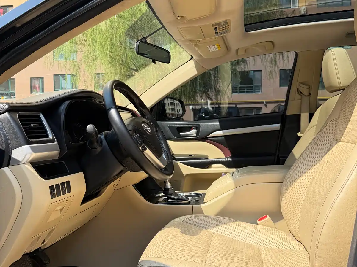 Toyota Highlander 2015 2.0T AWD Luxury Edition 7-seater фото 4