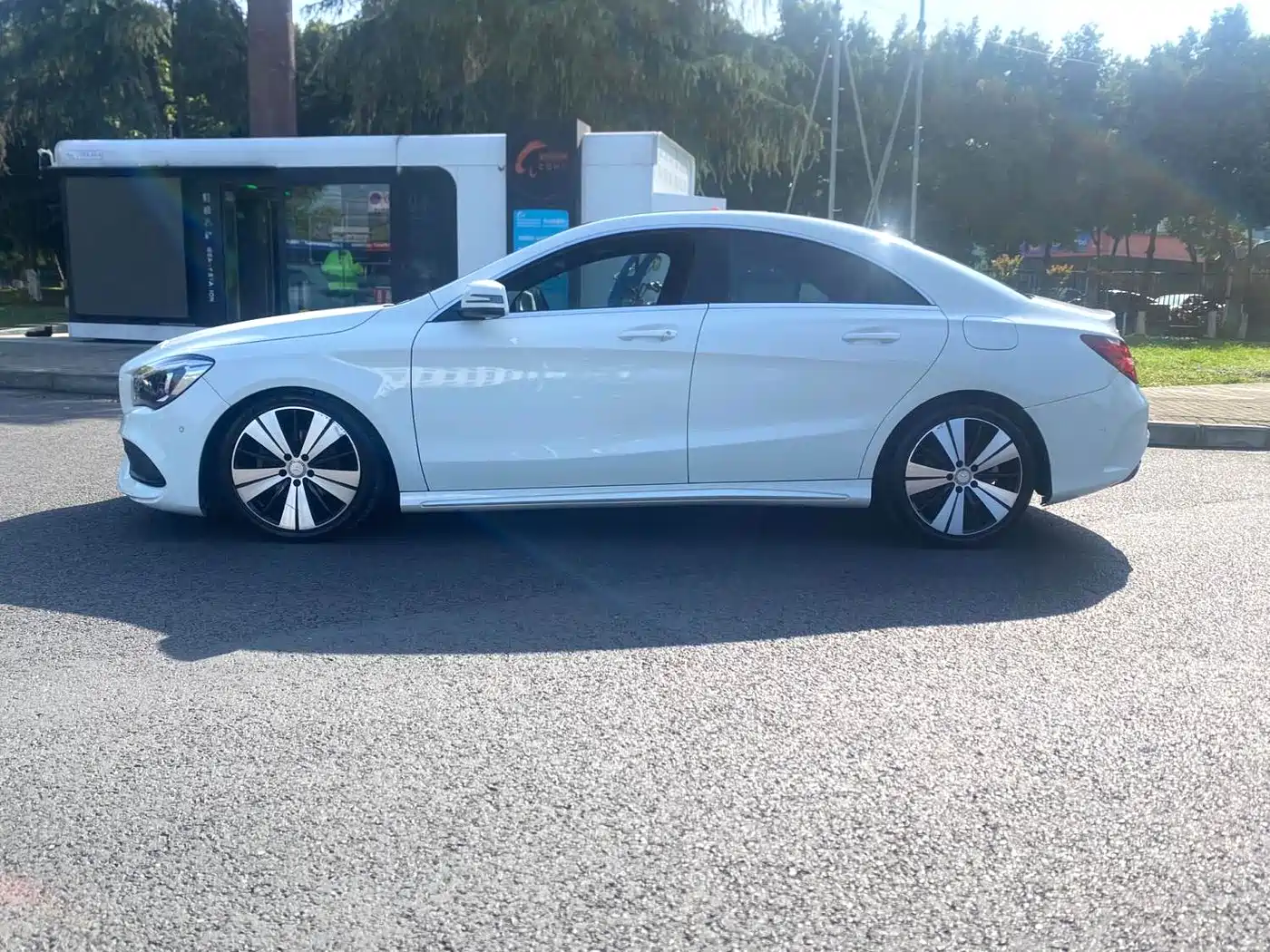 MERCEDES-BENZ CLA