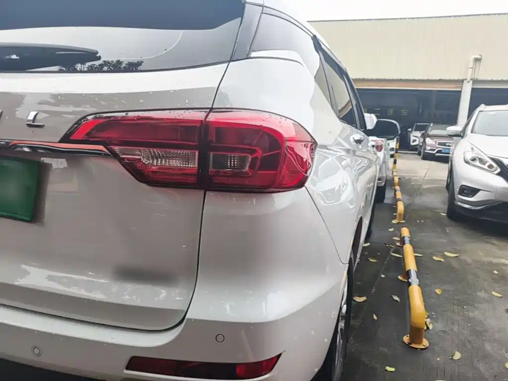 Фото 8 - Haval M6