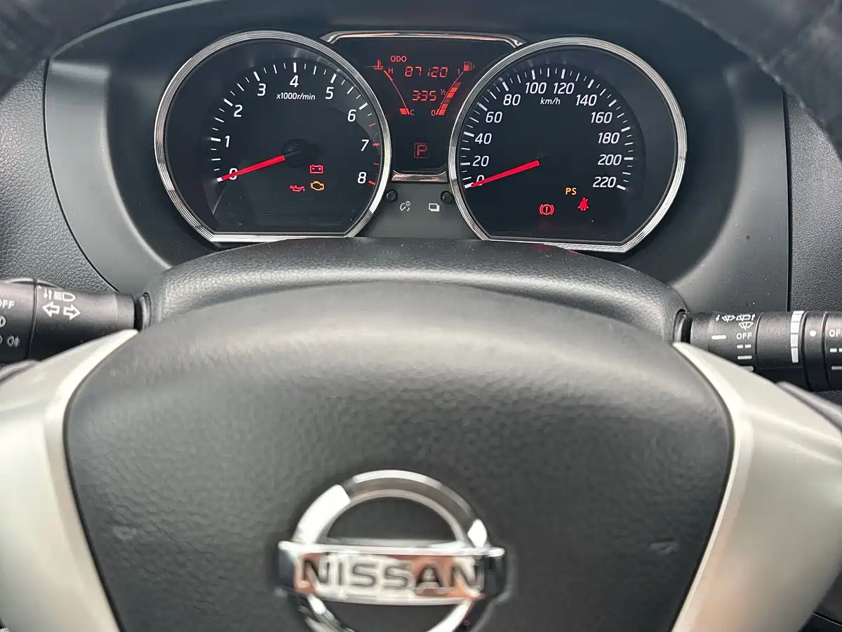 Фото 10 - Nissan Livina
