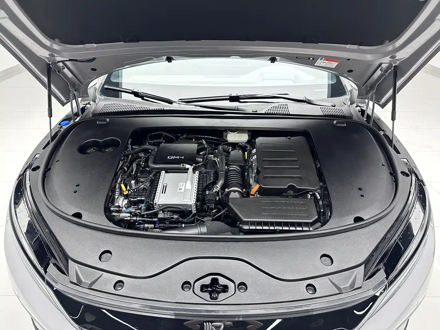BYD Han 2025 2025 DM-i Smart Driving Edition 125KM LiDAR Flagship