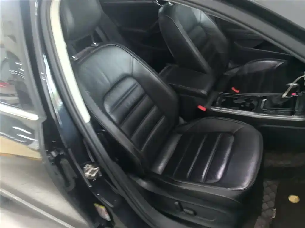 Volkswagen Passat 2017 330TSI DSG Prestige фото 25