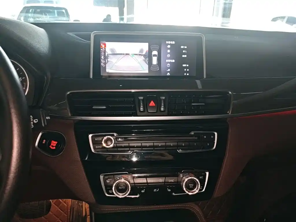 BMW X1 2016 sDrive20Li Luxury Model фото 13