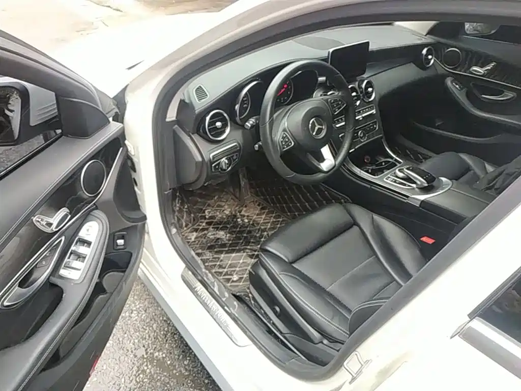 Mercedes-Benz C-Class 2017 C 180 L Sport фото 16
