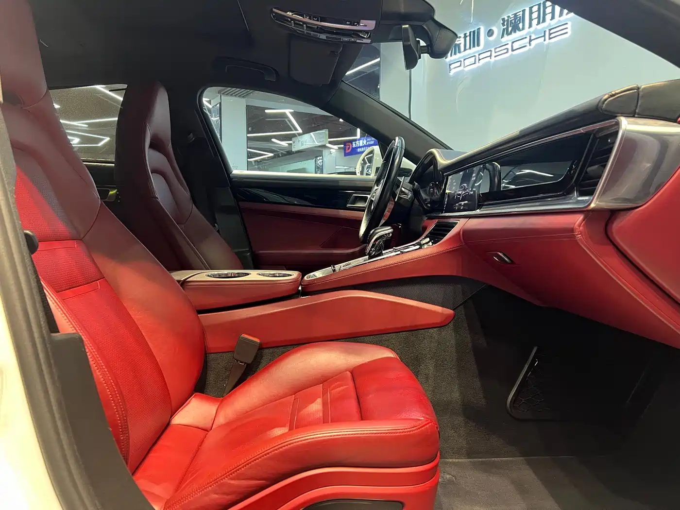 Porsche Panamera 2017 Panamera 4 Executive Long Wheelbase 3.0T фото 11