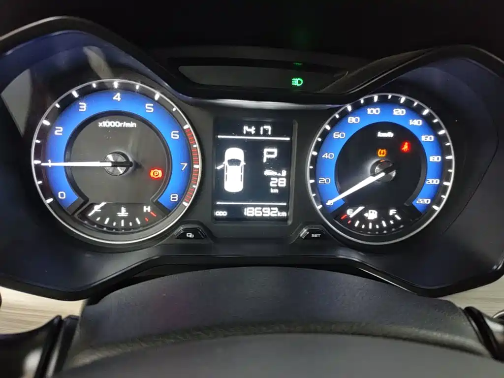 Фото 12 - Geely Vision X3