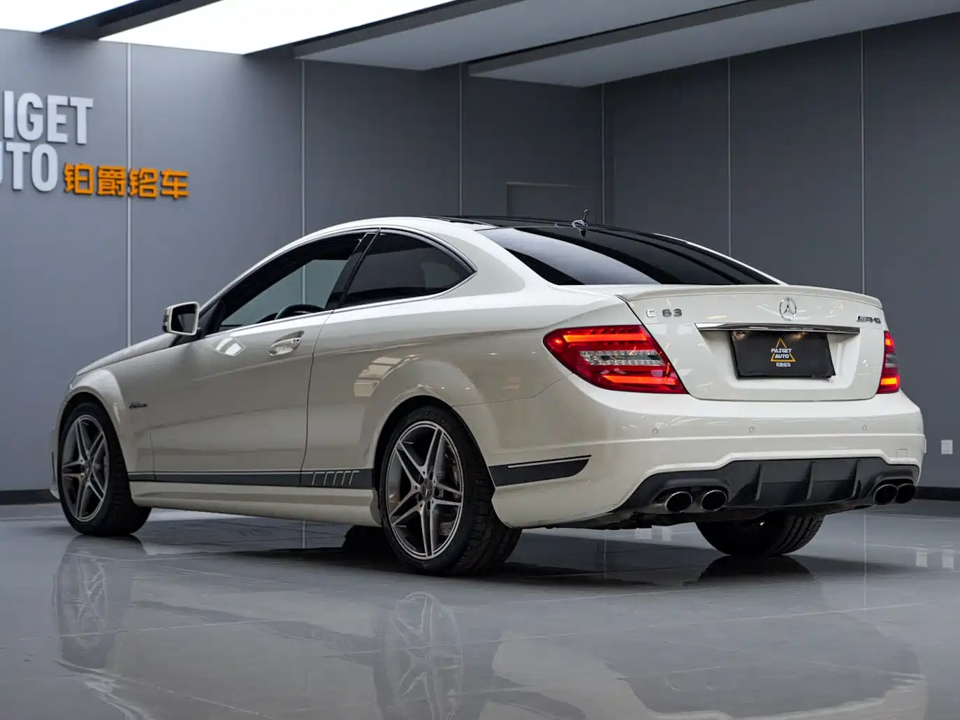 Mercedes-Benz C-Class AMG 2012 AMG C 63 Coupe Dynamic фото 5