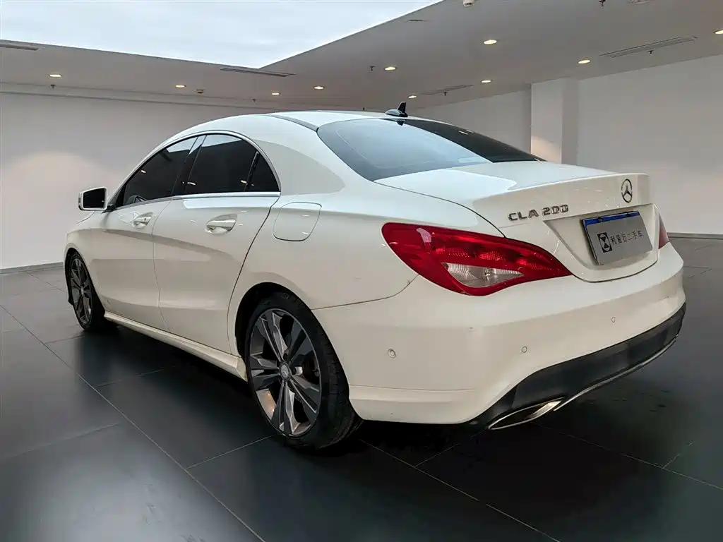 MERCEDES-BENZ CLA