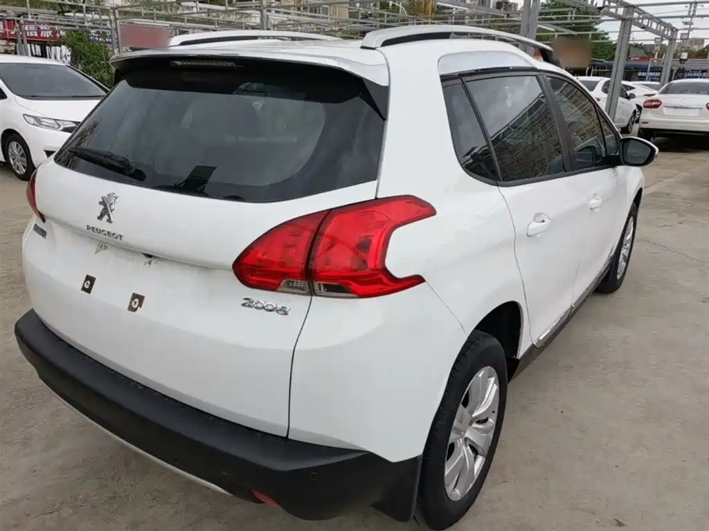 Peugeot 2008 2014 1.6L Manual Fashion Edition фото 7