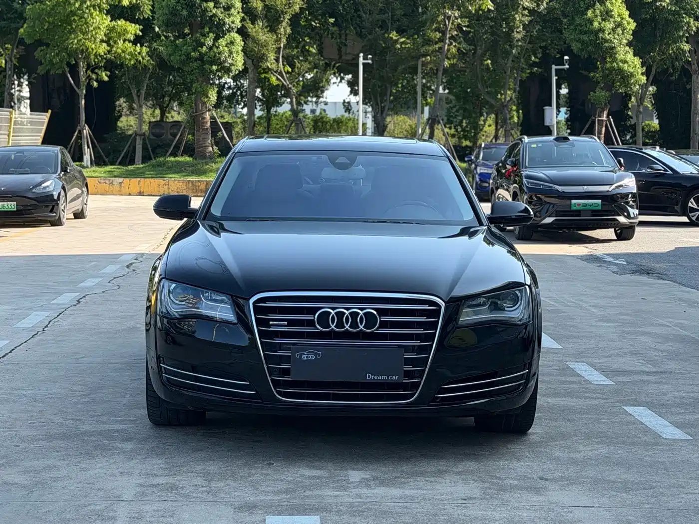 Photo 2 - Audi A8