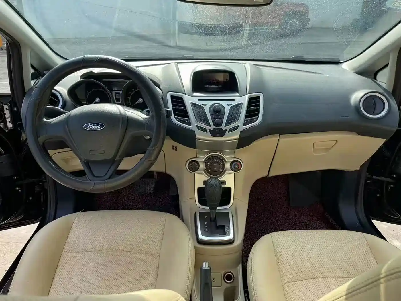 Photo 8 - Ford Fiesta