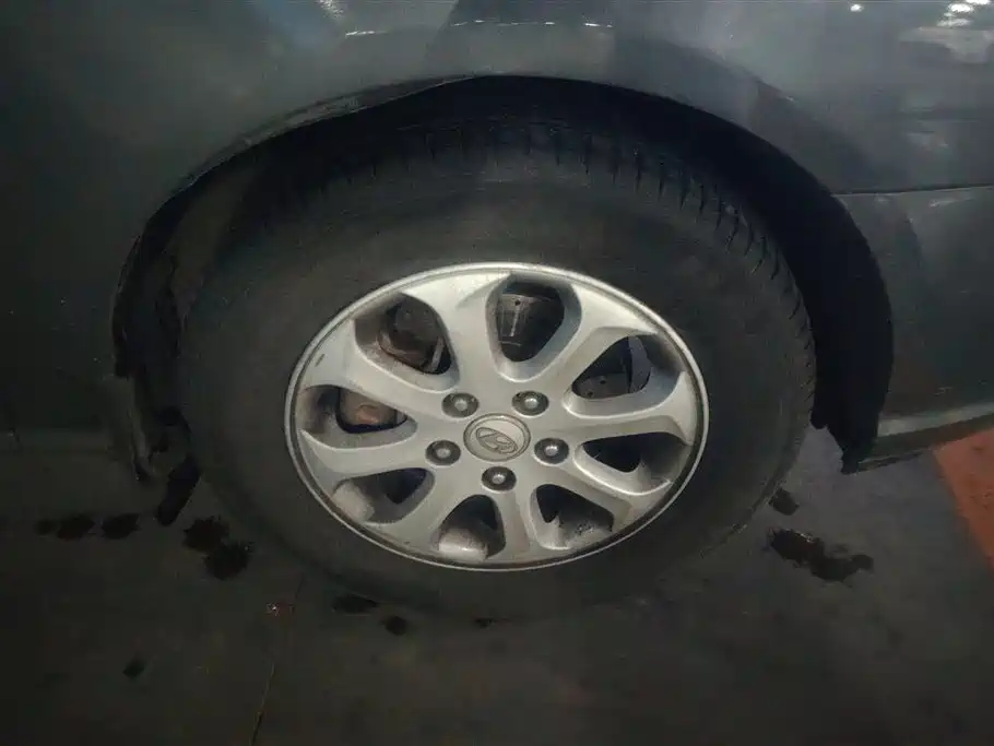 Hyundai Elantra 2011 1.6L Manual Luxury фото 6