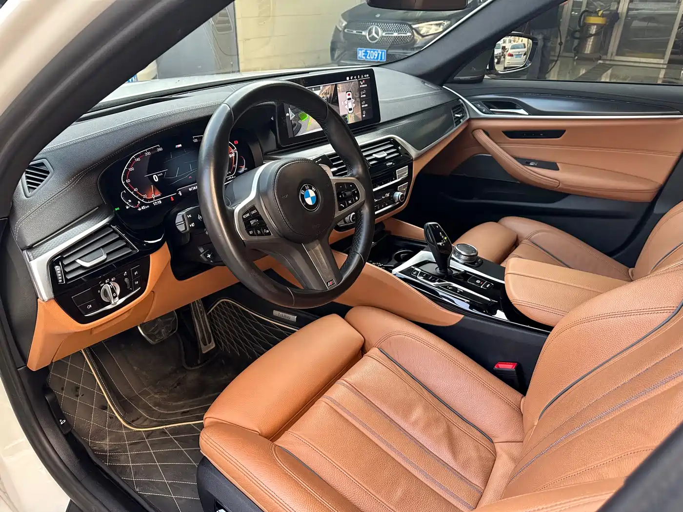 BMW 5 Series (Import) 2022 Model Second Facelift 530i Style Edition M Sport Package фото 4