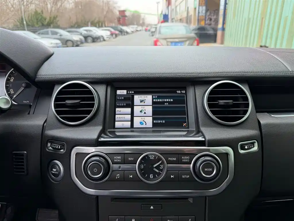 Land Rover Discovery 2016 3.0 SC V6 HSE фото 6