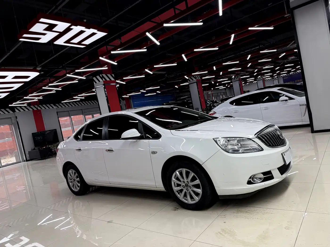 Buick Excelle 2013 GT 1.6L Automatic Fashion Edition фото 3