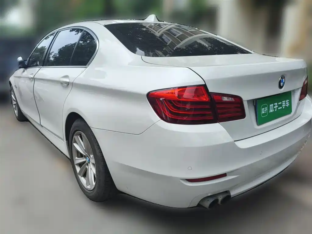 BMW 5 Series 2017 520Li Classic Edition фото 4