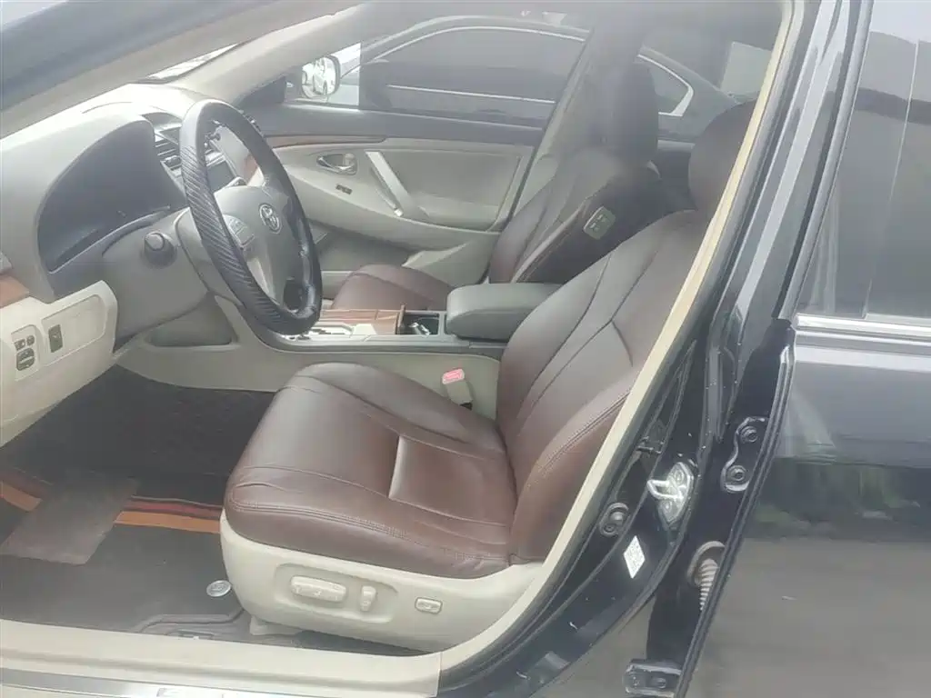 Toyota Camry 2013 200G Classic Luxury Edition фото 15