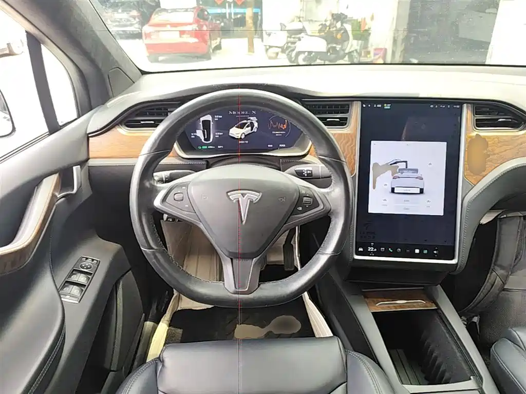 TESLA MODEL X