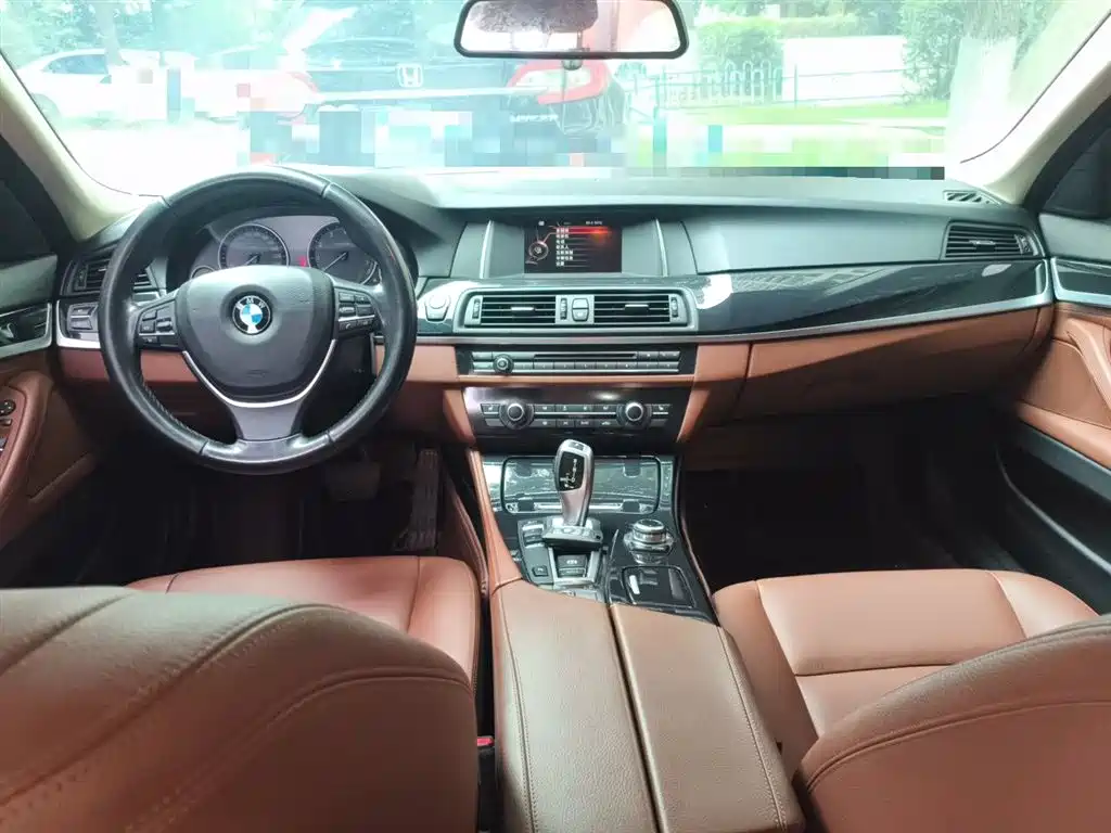 BMW 5 Series 2017 520Li Classic Edition фото 10