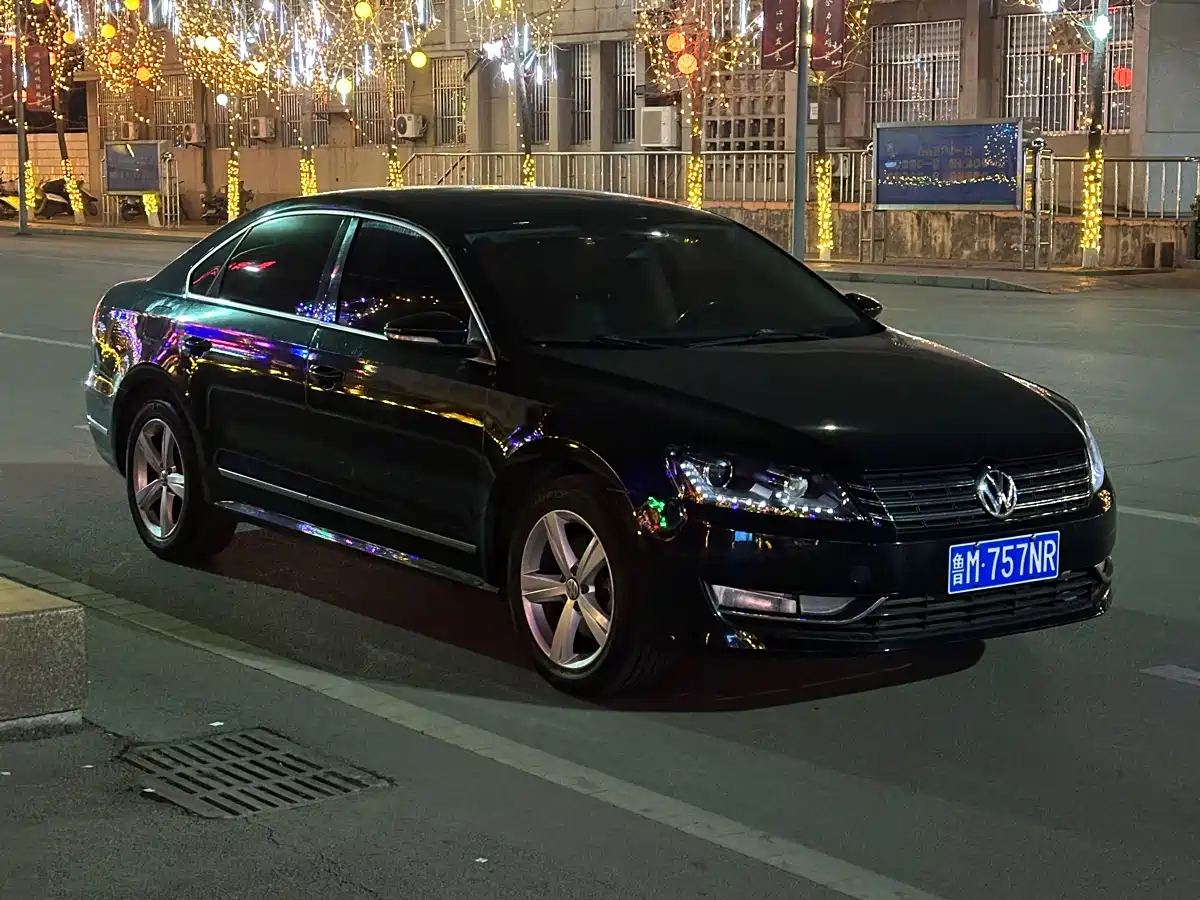 Volkswagen Passat 2011 1.8TSI DSG Royal Edition фото 3