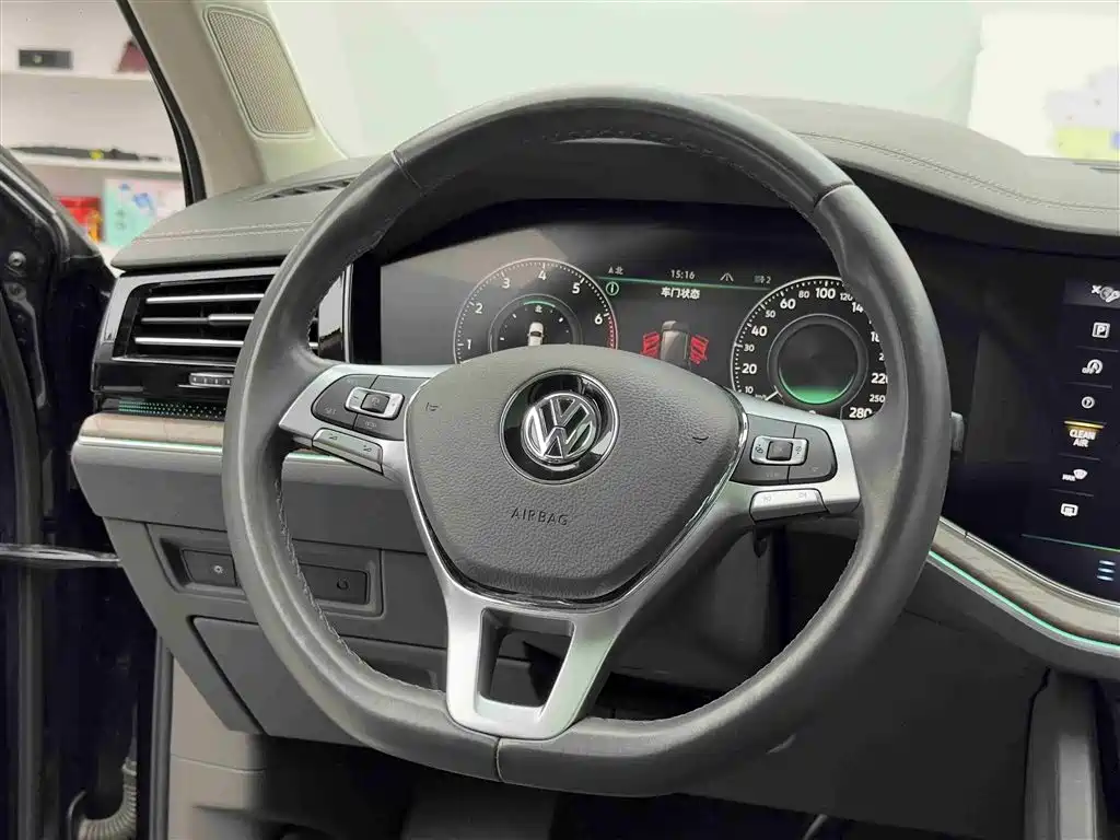 Volkswagen Touareg 2019 3.0TSI Sharp Edge Edition China VI фото 13