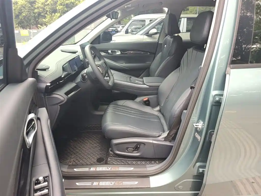Geely Galaxy Galaxy E5 2024 530km Voyage Edition фото 15