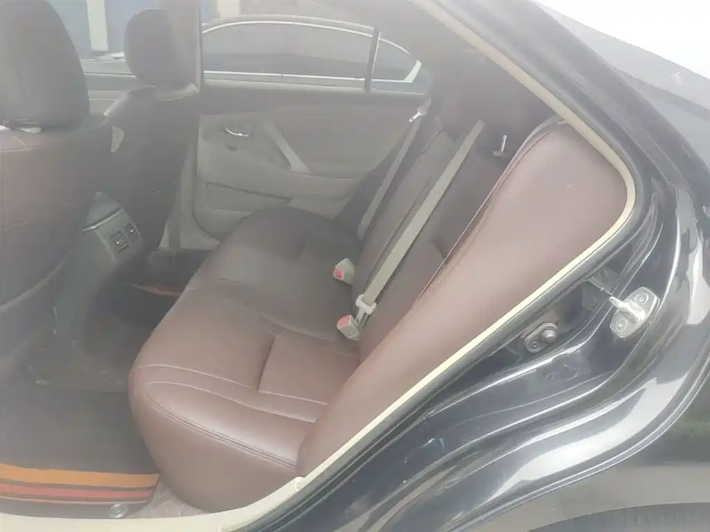 Toyota Camry 2013 200G Classic Luxury Edition фото 17