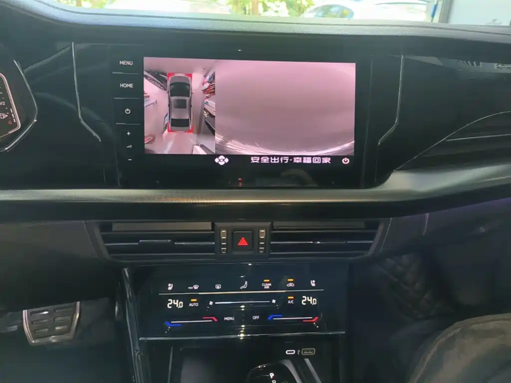 Volkswagen Passat 2022 330TSI Luxury Edition фото 13