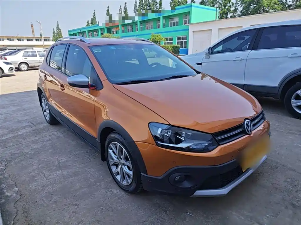 Volkswagen Polo 2014 1.6L Cross Polo Automatic фото 4