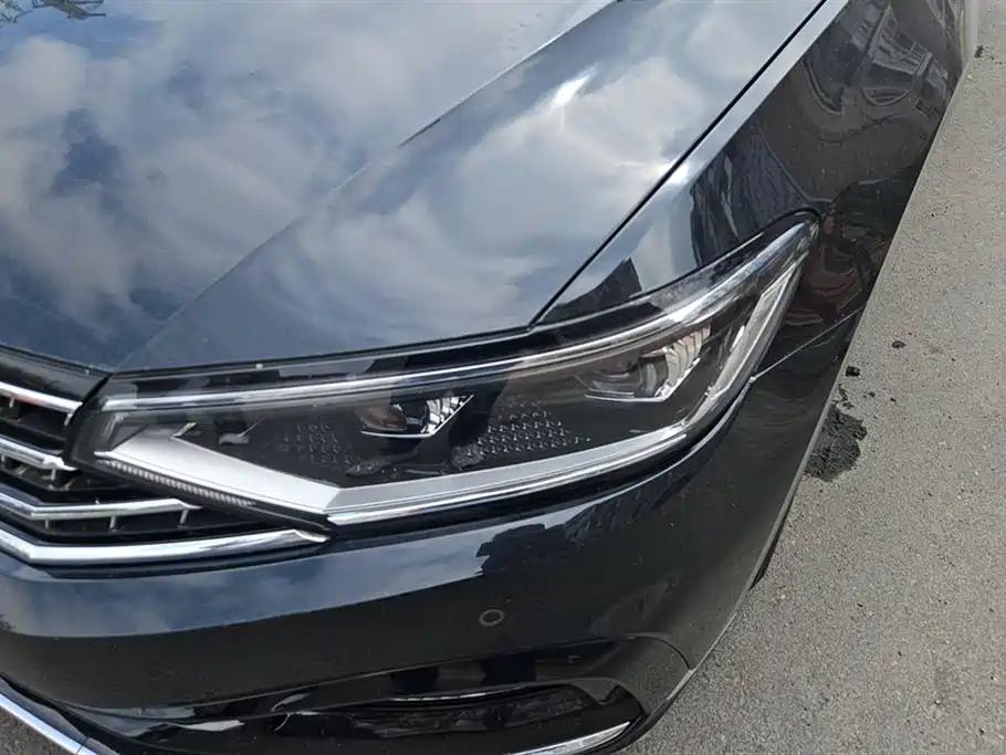 Volkswagen Magotan 2023 Model 2 Million Commemorative Edition 330TSI DSG Luxury фото 5