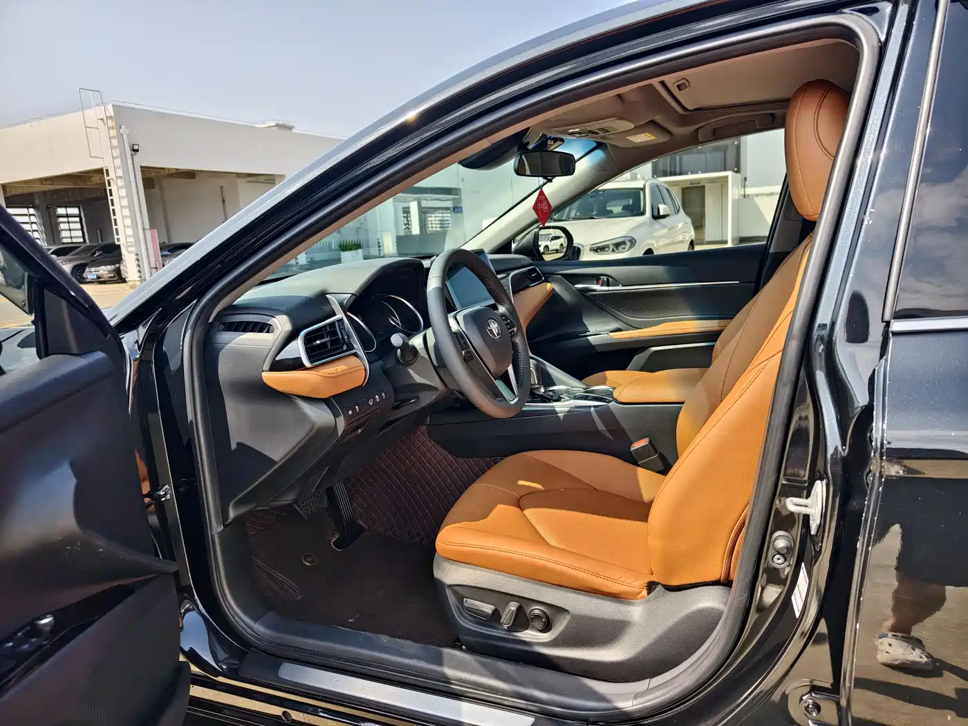 Toyota Camry 2021 2.0G Luxury Edition фото 8