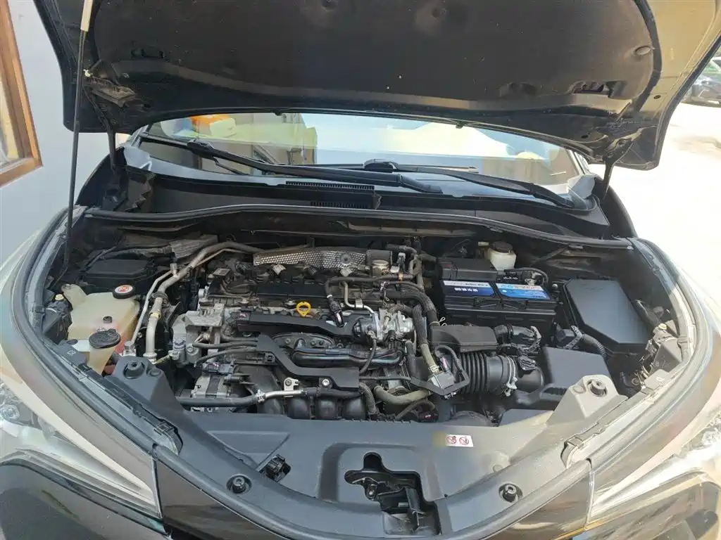 Toyota C-HR 2020 Model 2.0L Leading фото 16
