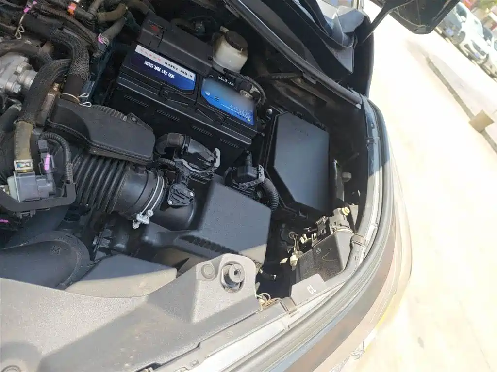 Toyota C-HR 2020 Model 2.0L Leading фото 23