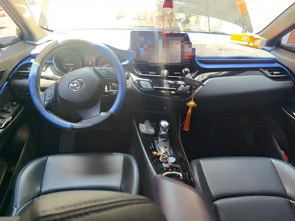 Toyota C-HR 2020 Model 2.0L Leading фото 5