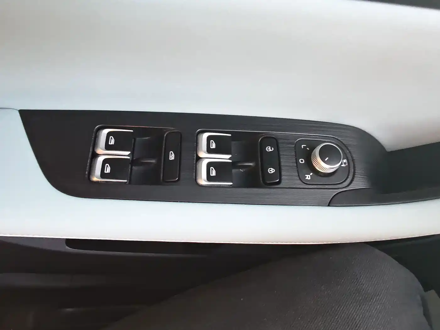 Geely Emgrand S 2022 2022 1.4T CVT Crossover Player