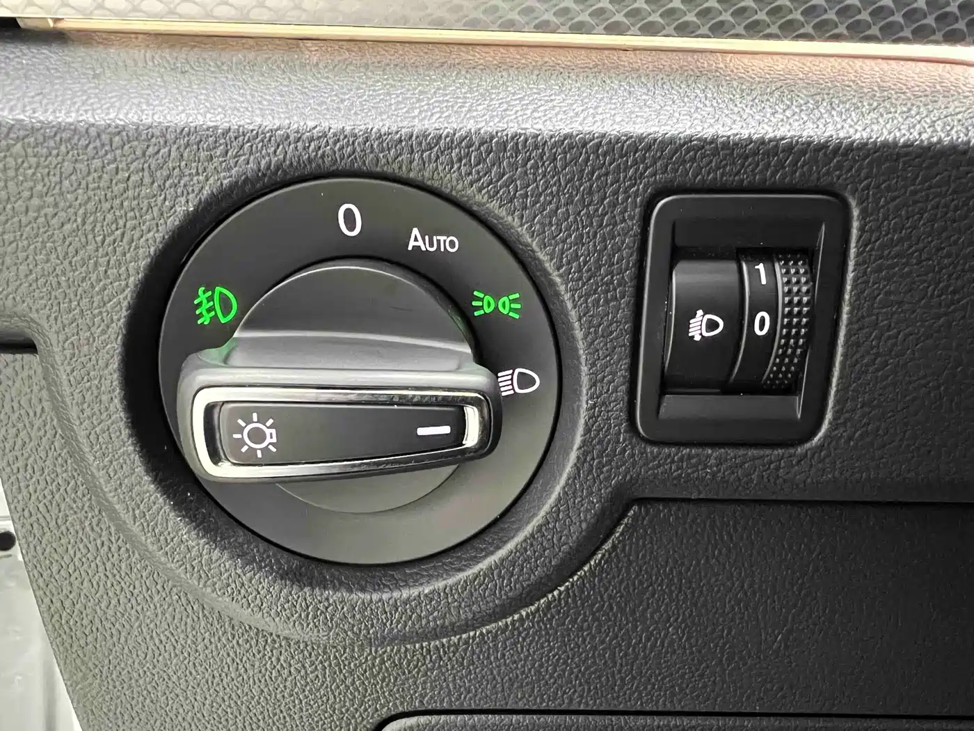 VOLKSWAGEN EXPLORING THE SHADOW