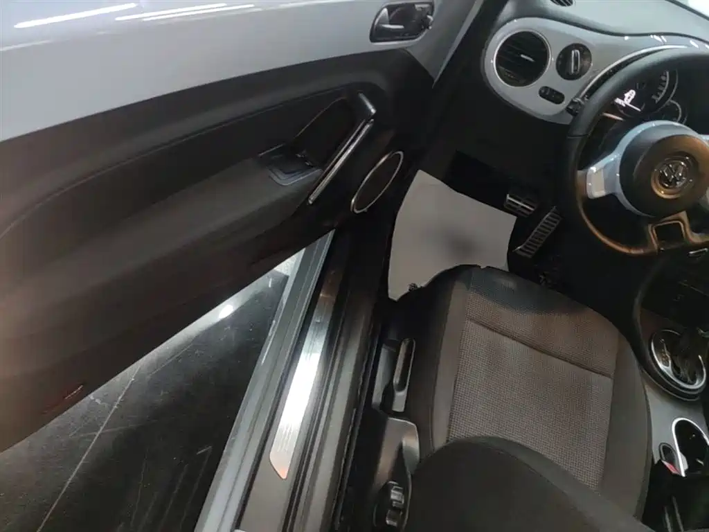 Volkswagen Beetle 2015 180TSI фото 16