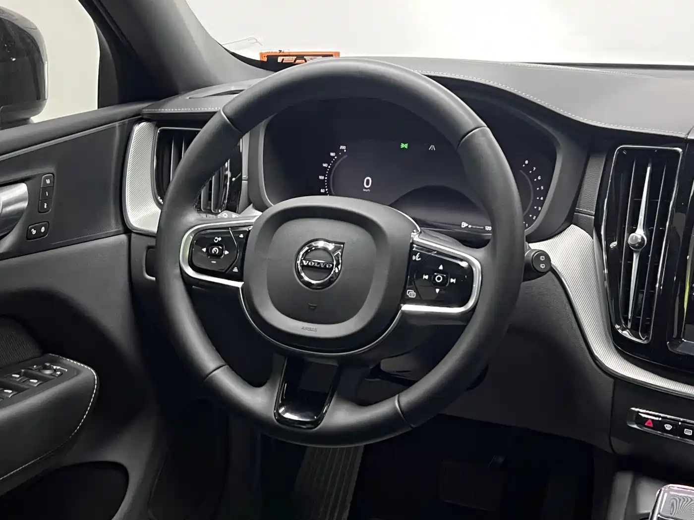 Фото 20 - Volvo XC60