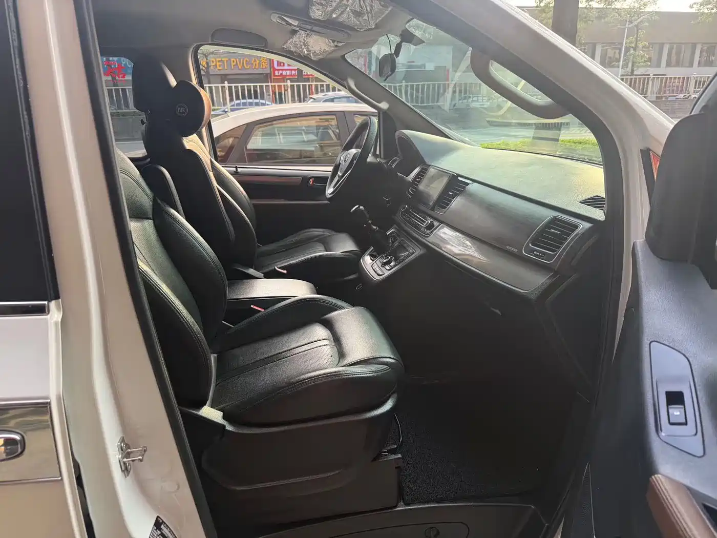 SAIC Maxus Maxus G10 2021 2.0T Manual Elite Edition Diesel 8-Seater фото 3