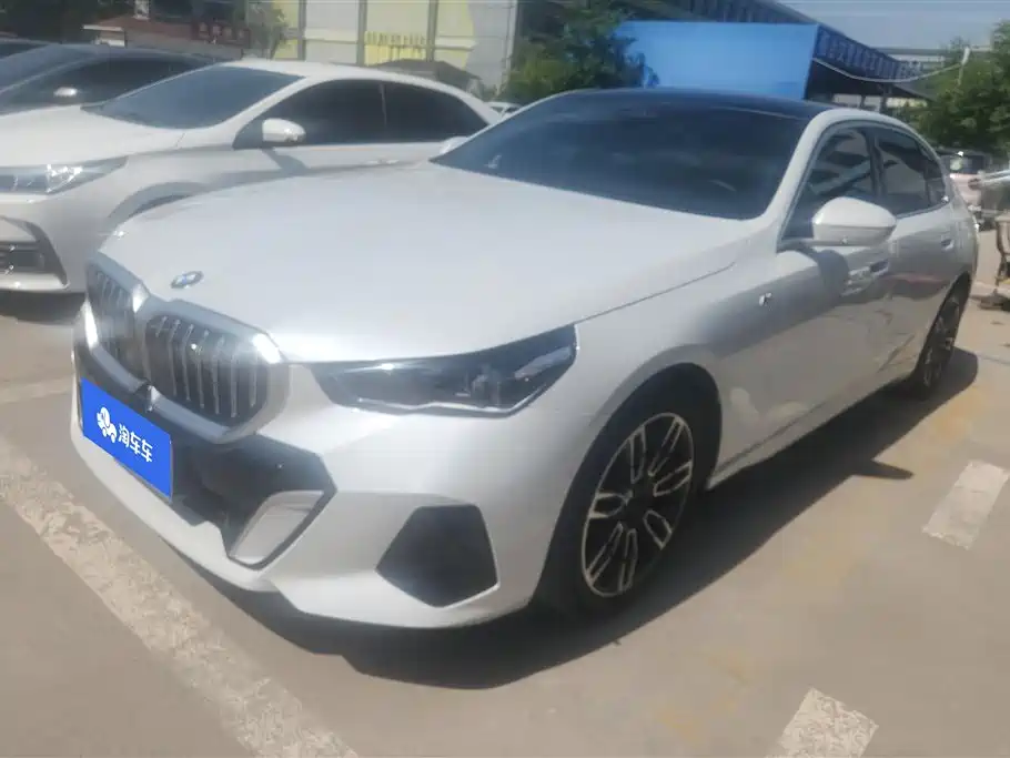 BMW 5 Series 2024 525Li M Sport Package