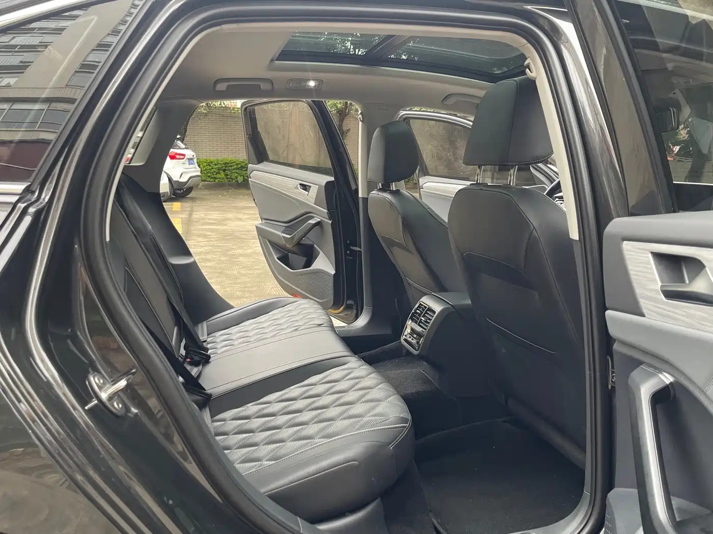 Volkswagen Sagitar 2023 300TSI DSG Surpassing Edition фото 13