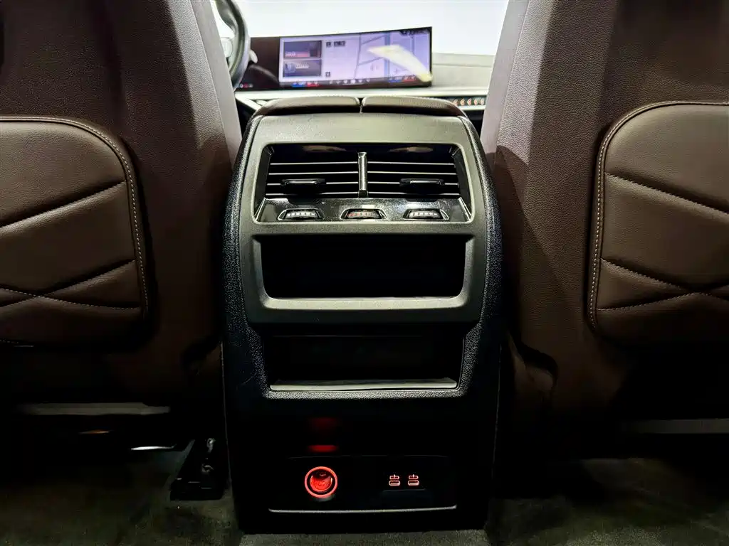 BMW X5 2023 xDrive 30Li Premium M Sport Package фото 22