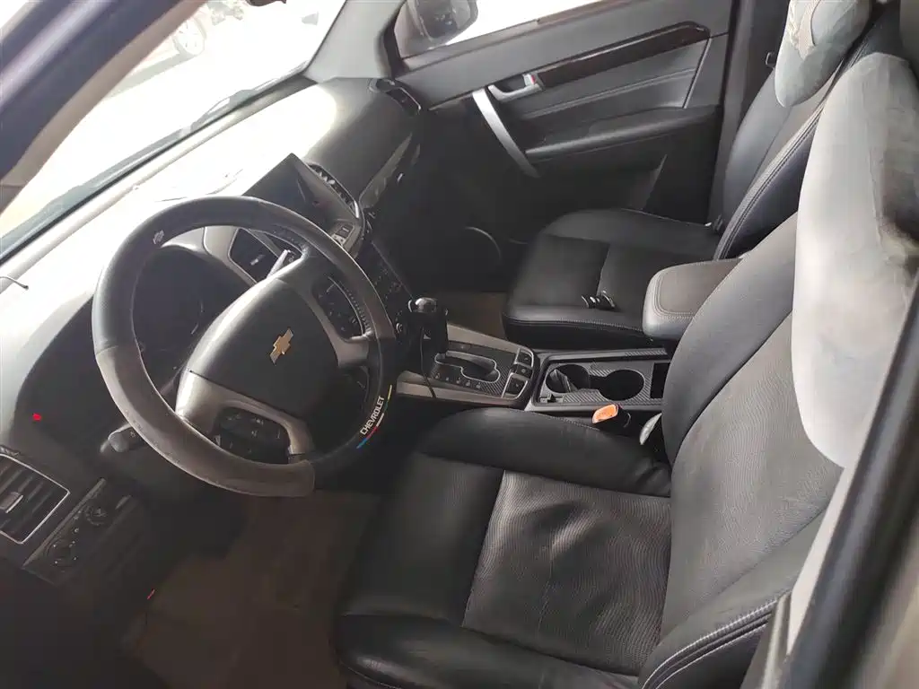 Chevrolet Captiva 2015 2.4L AWD Flagship 7-Seater фото 8