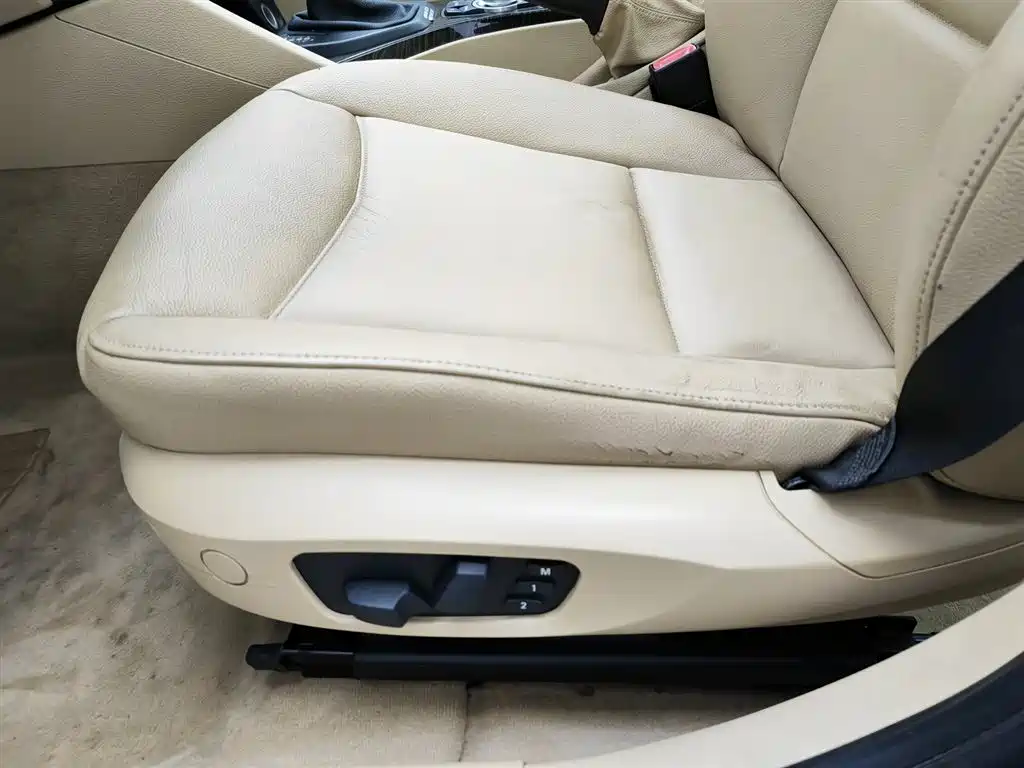 BMW X1 (Import) 2010 xDrive28i фото 20