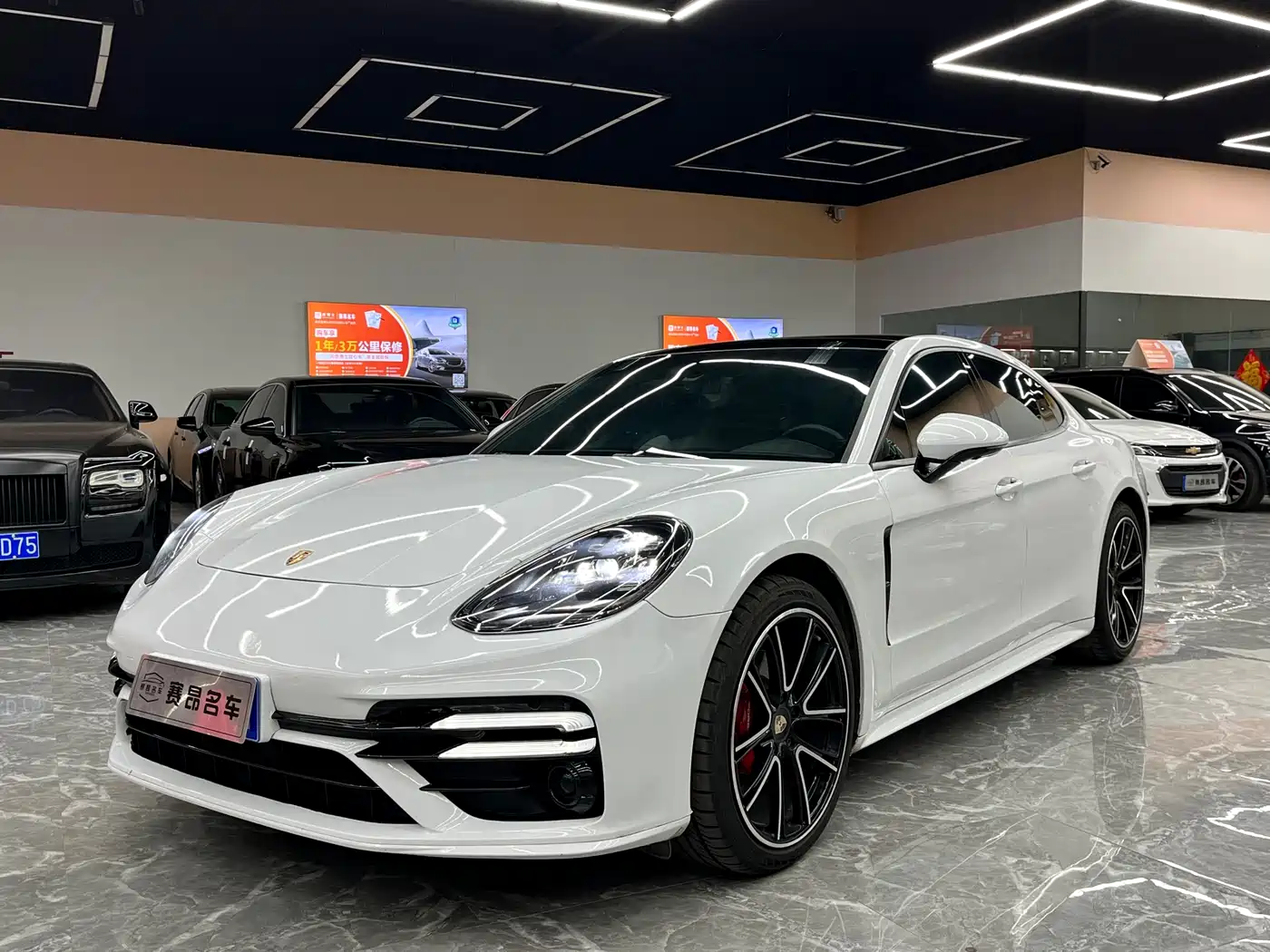 Porsche Panamera 2017 Panamera 3.0T фото 2