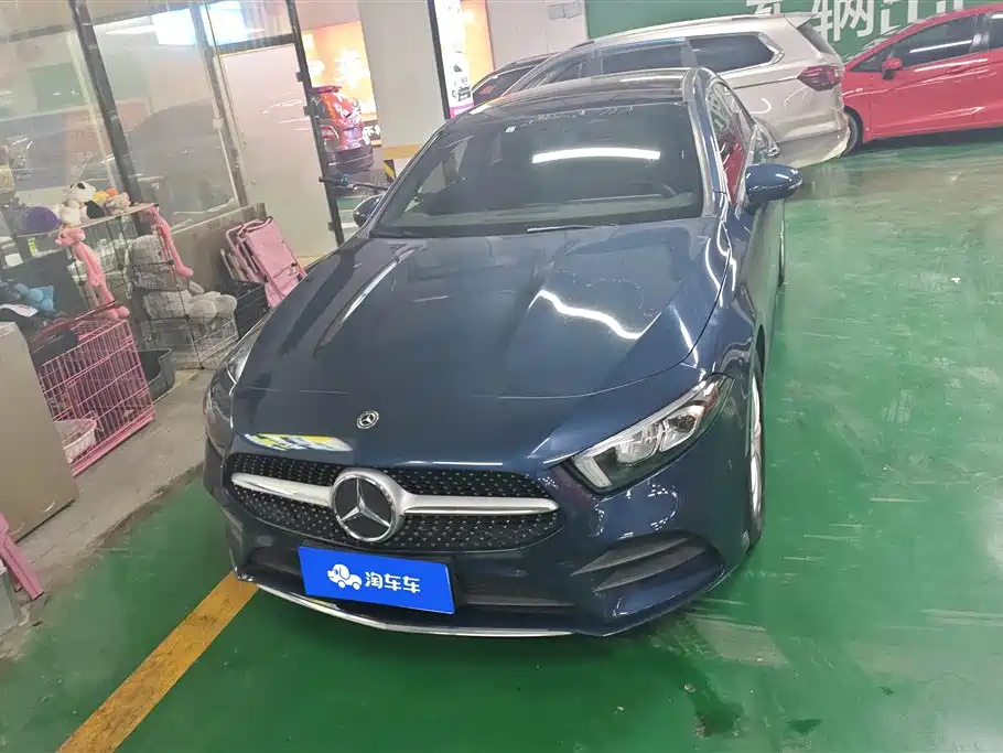 Mercedes-Benz A-Class 2019 A 200 L Sport Sedan фото 2