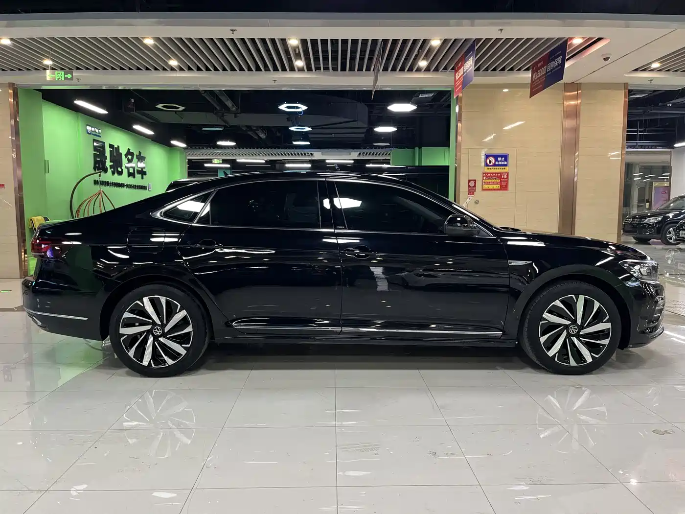 Volkswagen Passat 2023 330TSI Elite Edition фото 16