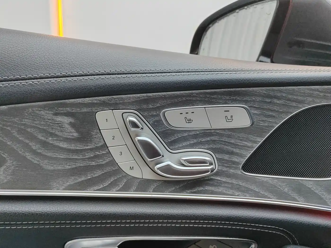 Mercedes-Benz CLS 2018 CLS 300 Dynamic фото 15