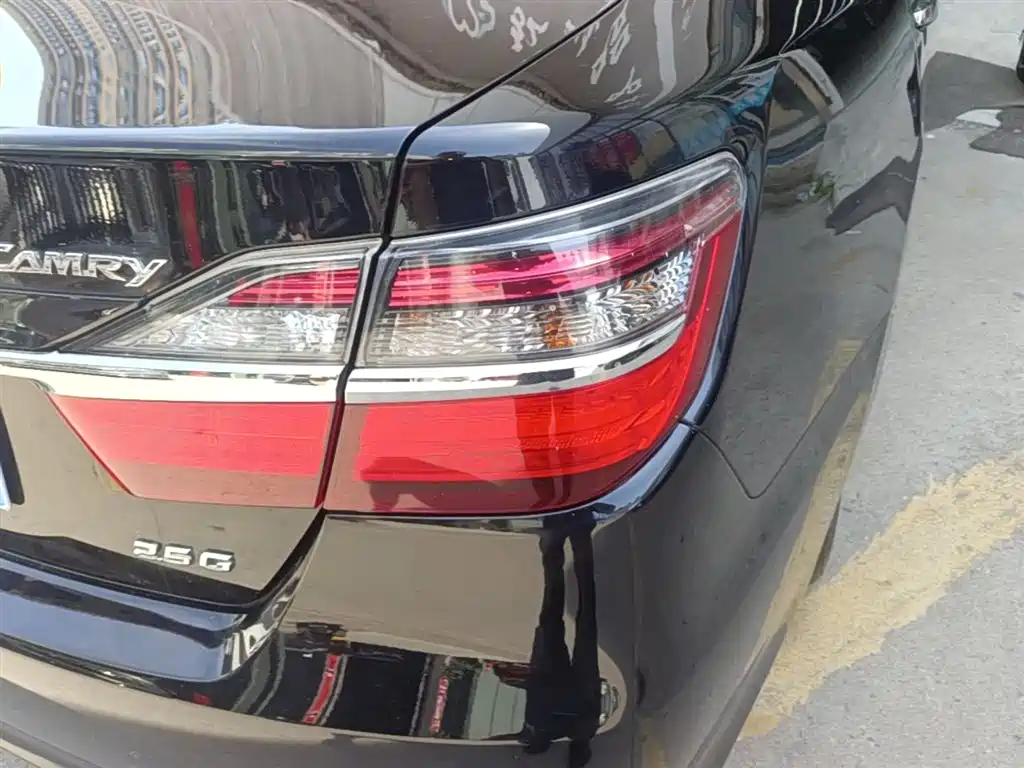 Toyota Camry 2015 2.5G Luxury Navigation Edition фото 8